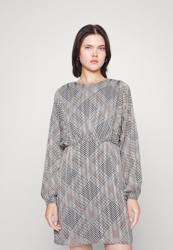 Molly Bracken YOUNG LADIES DRESS