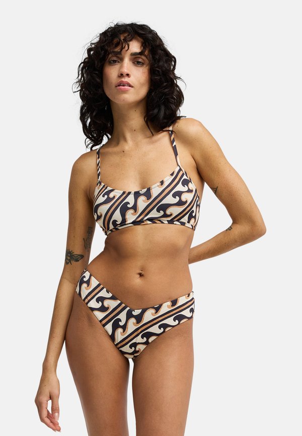 Billabong LACE UP TRILET