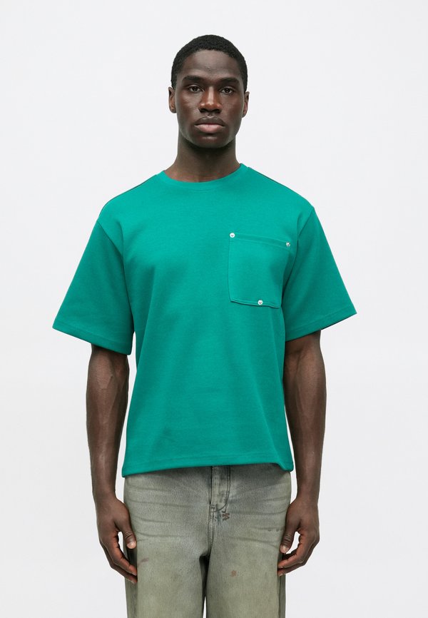 Essential Collective POCKET STUD