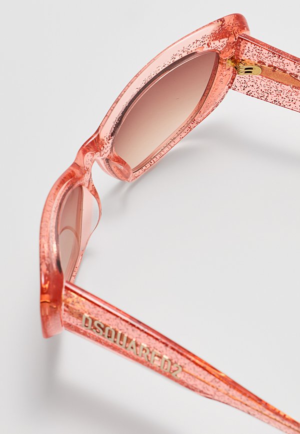 Dsquared2