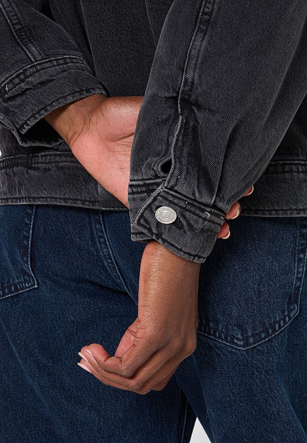 7 for all mankind