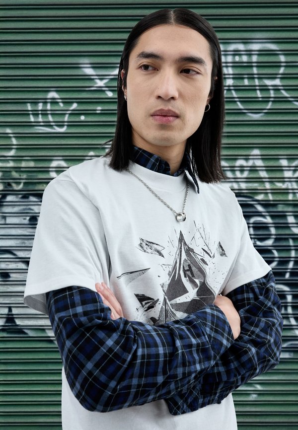 HUF AUTO GLASS TEE UNISEX