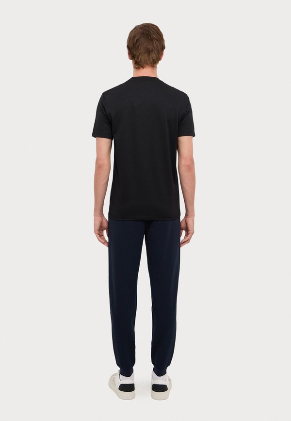 EA7 Emporio Armani