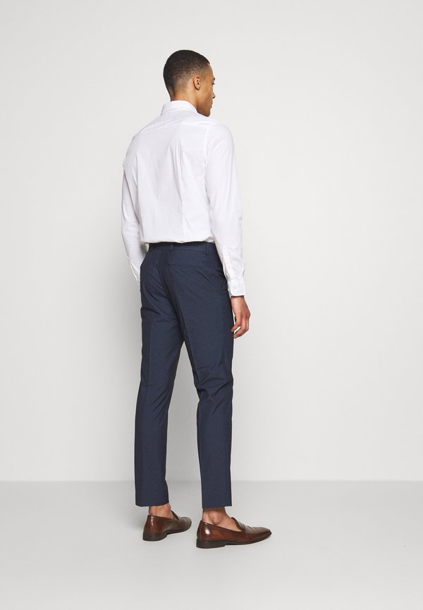 Isaac Dewhirst TEXTURE SLIM FIT