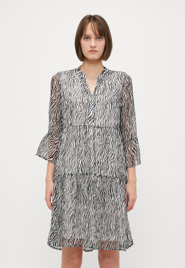 Vero Moda Tall VMSMILLA 3/4 SHORT DRESS