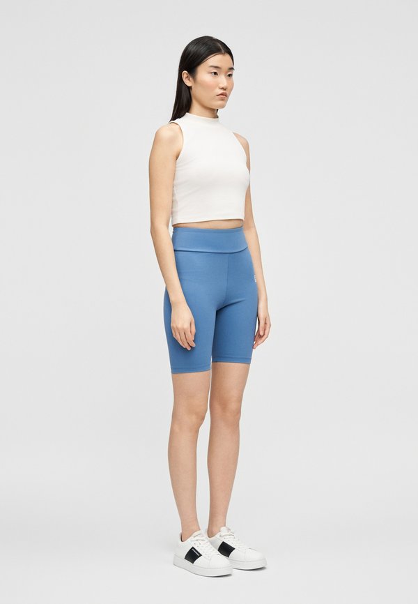EA7 Emporio Armani