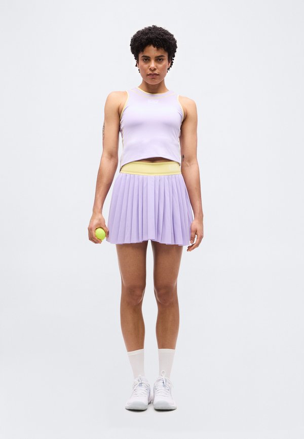 EA7 Emporio Armani TENNIS PRO FREESTYLE PLEATED SKIRT