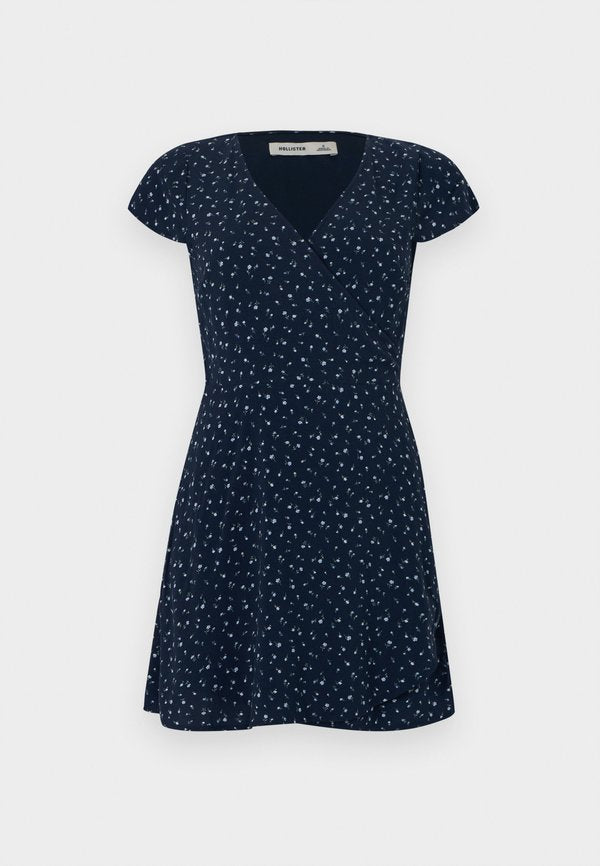 Hollister Co. WRAP