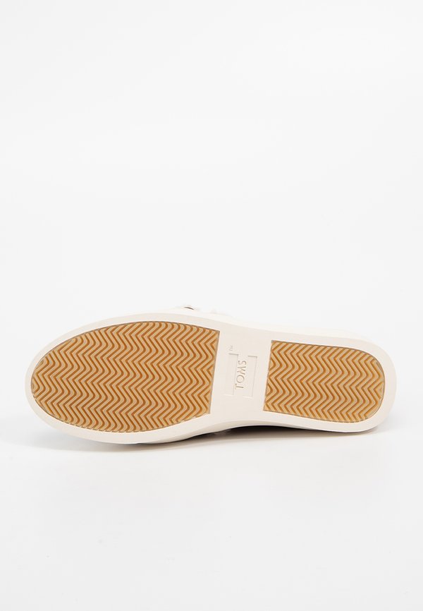 TOMS BRYCE