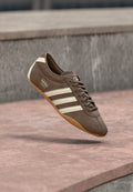 adidas Originals TOKYO - Trainers - earth strata/off white