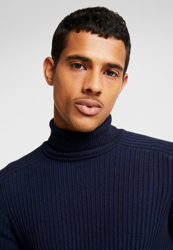 Pier One by Zalando