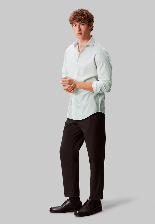 Calvin Klein SLIM