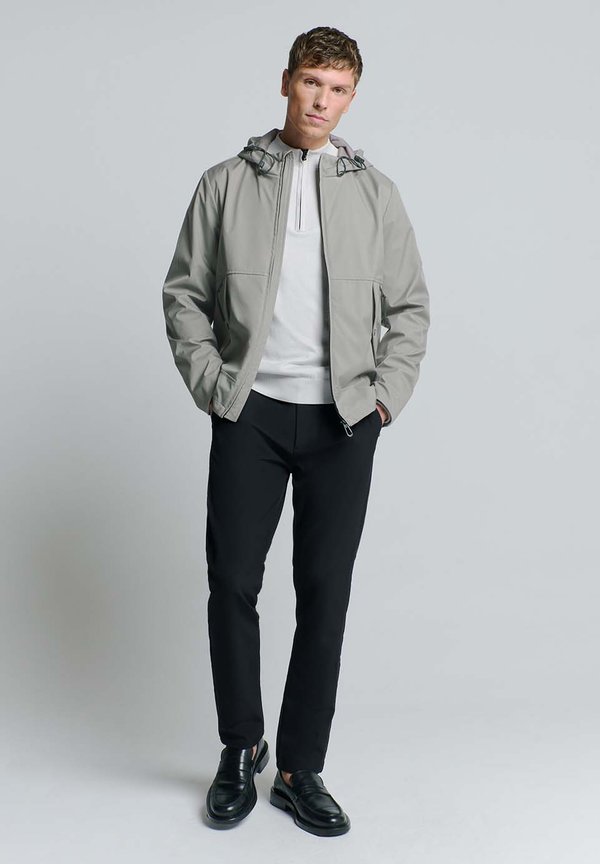 NO EXCESS HOODED
