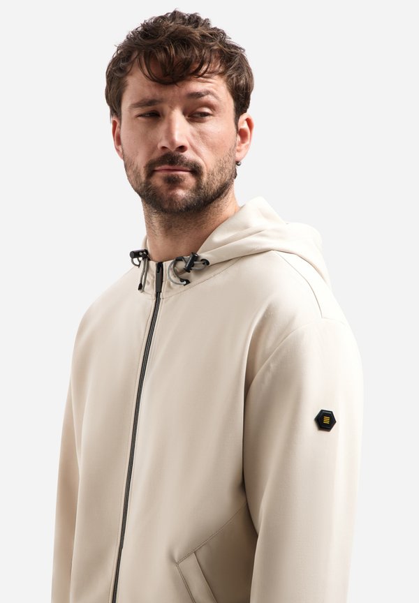 NO EXCESS HOODED