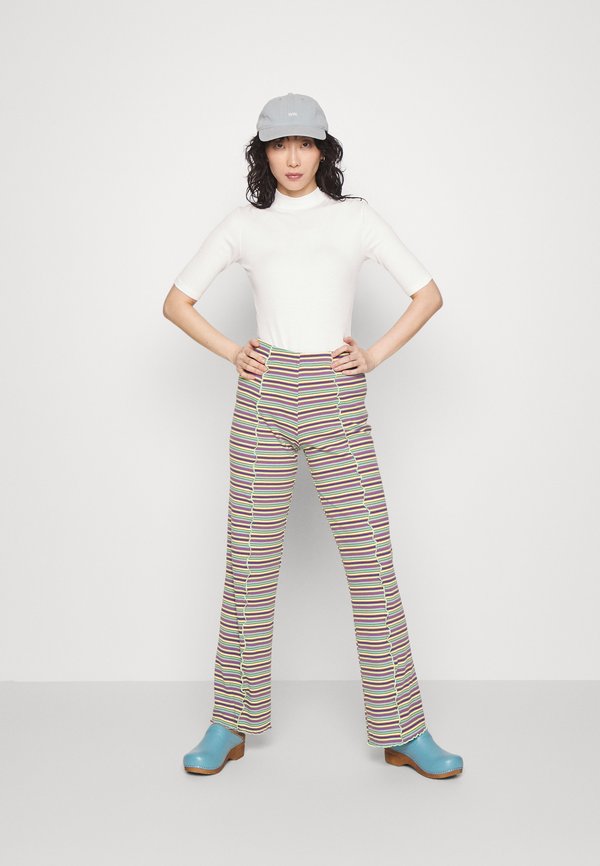 Résumé LOUISERS PANTS