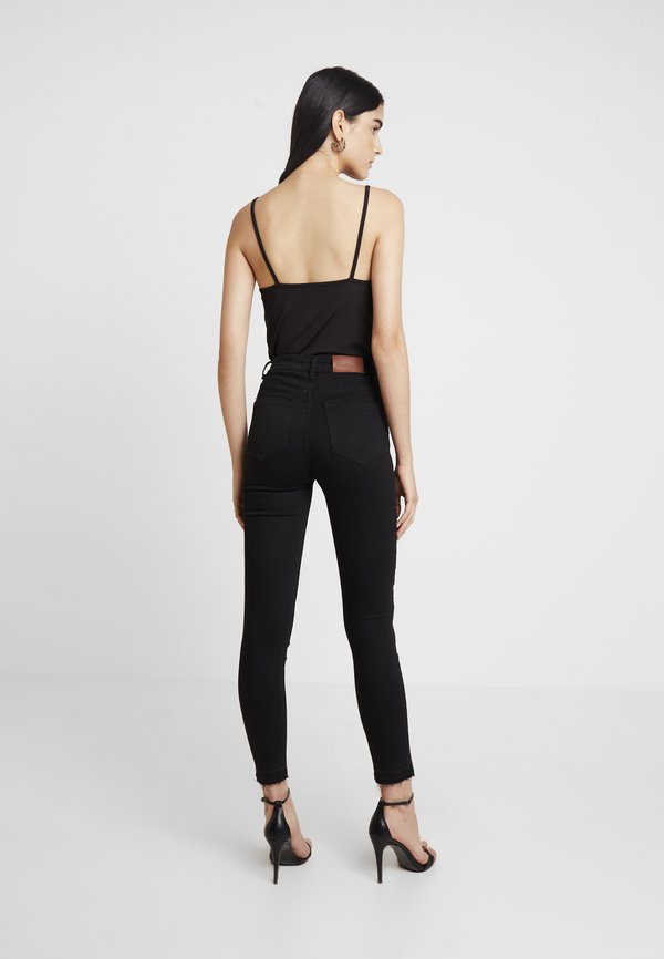 NA-KD HIGH WAIST OPEN HEM