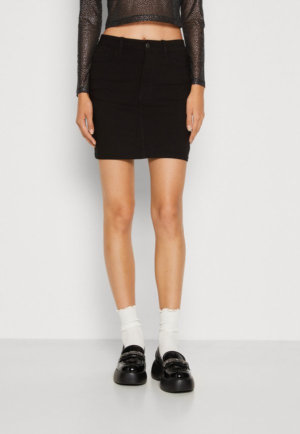 Pieces PCSKIN SLIM SHORT SKIRT