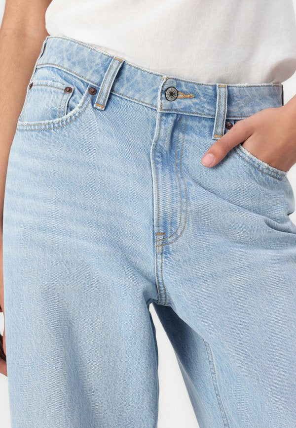Abercrombie & Fitch Curve Love High Rise Wide Leg Jean