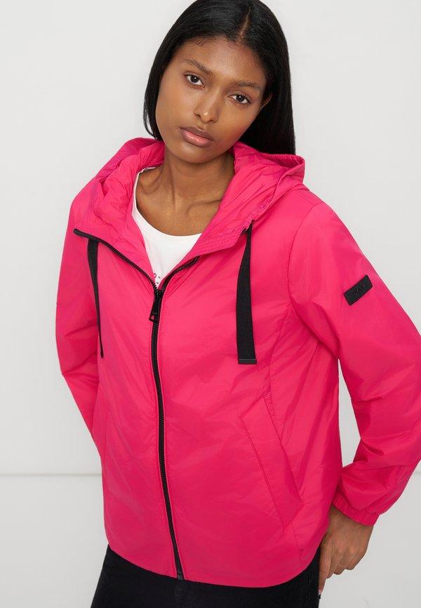 DKNY