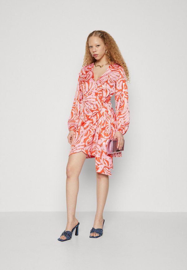 Never Fully Dressed MINI VIENNA