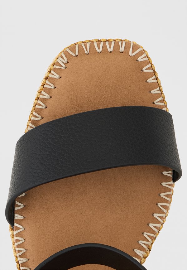 Steve Madden CASSIE