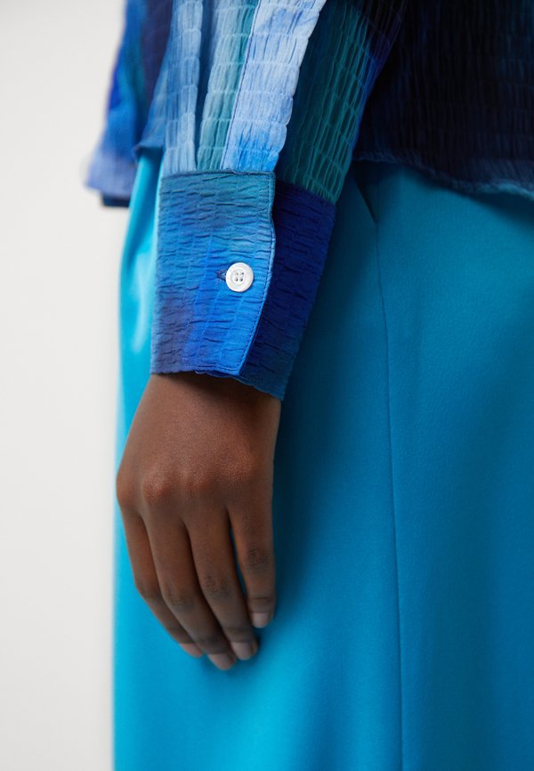 Ahluwalia KORO FITTED
