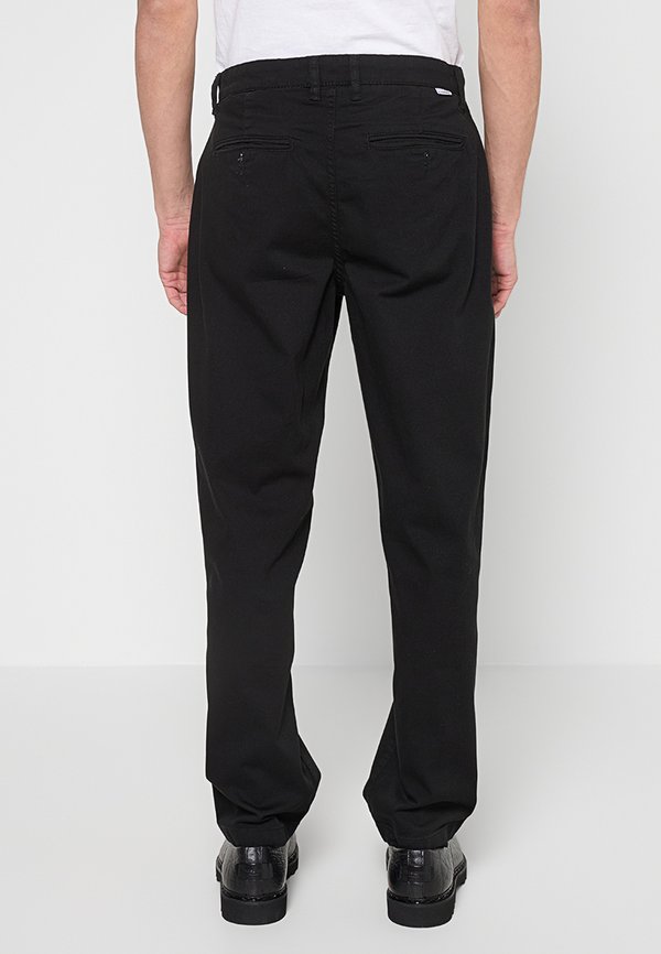 Lindbergh RELAXED FIT