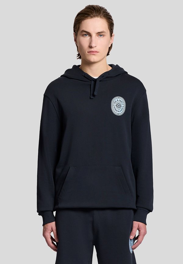 Lyle & Scott MID LAYERS BORDERS LABEL GRAPHIC