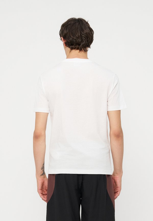 EA7 Emporio Armani