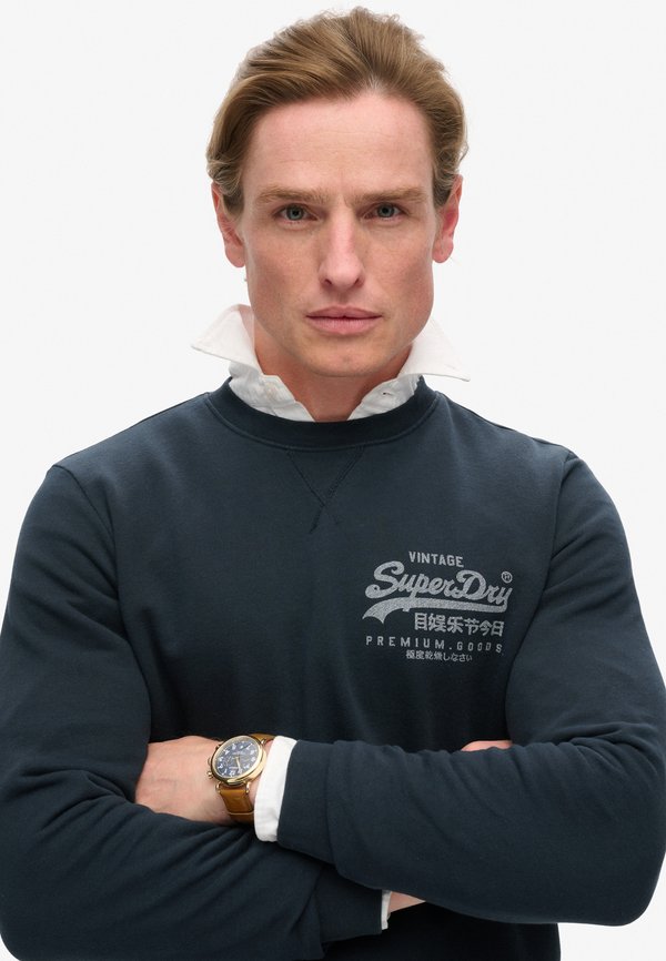 Superdry & Co  VINTAGE LOGO HERITAGE CHEST
