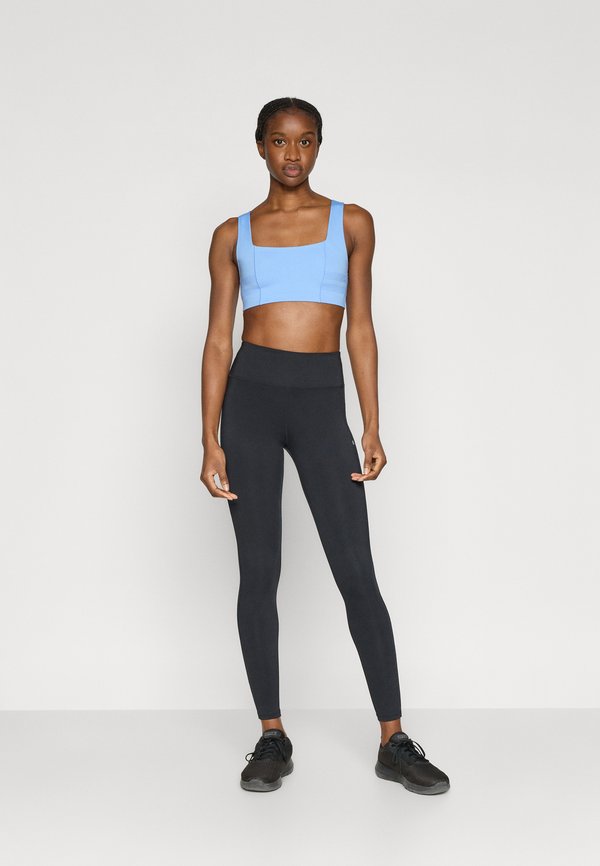 Stronger SIGNATURE SQUARE NECK BRA