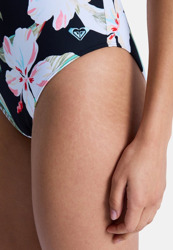 Roxy ESSENTIALS