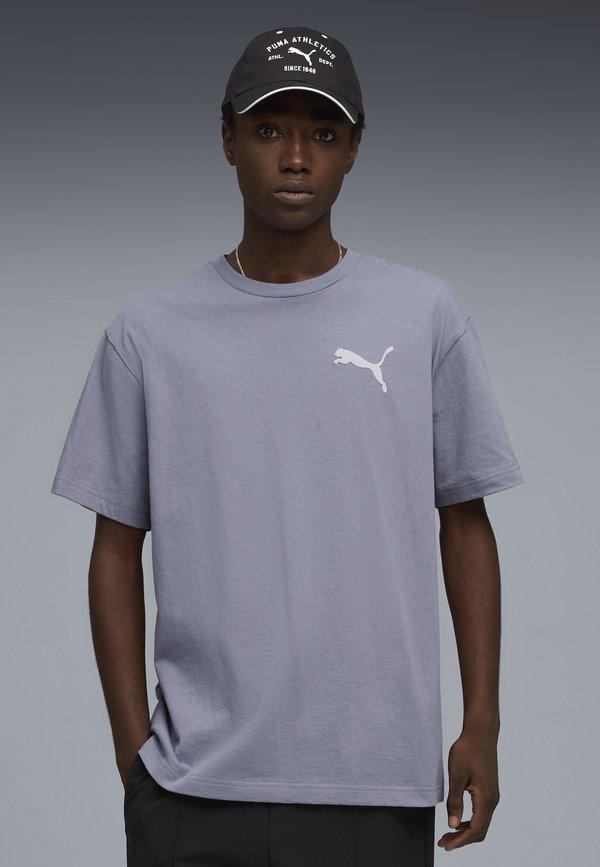 Puma ESSENTIALS ELEVATED CAT   - Basic T-shirt - gray sky