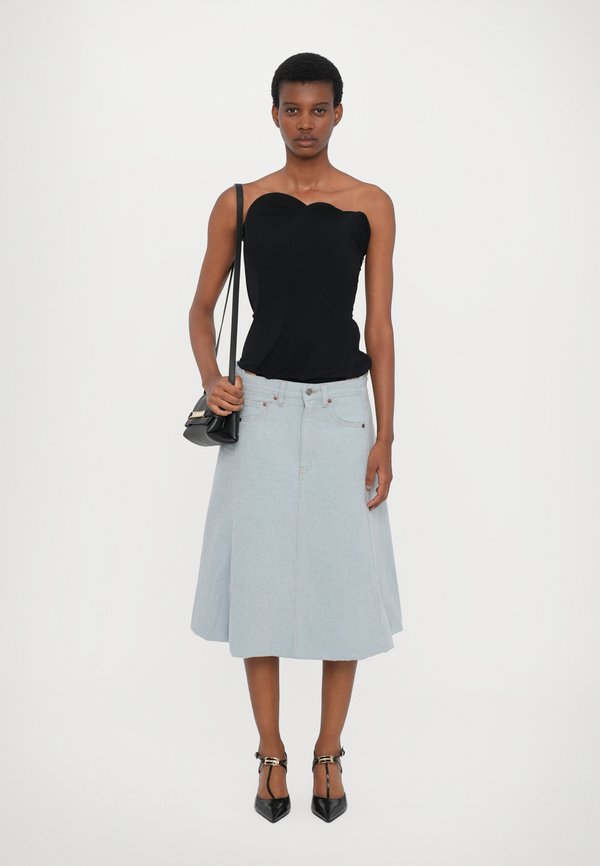 Victoria Beckham STRAPLESS WAVE DETAIL