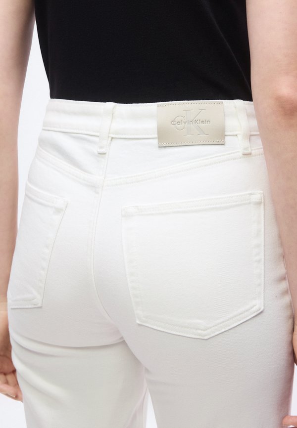 Calvin Klein Jeans MOM