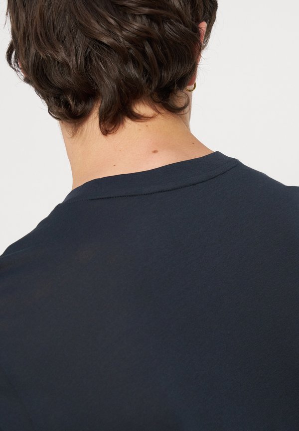 EA7 Emporio Armani