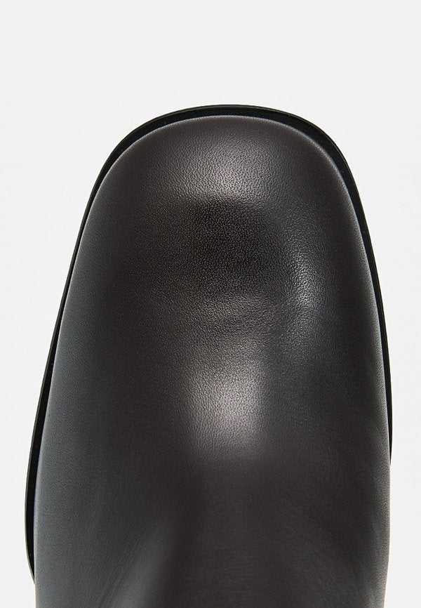 Stuart Weitzman NOLA