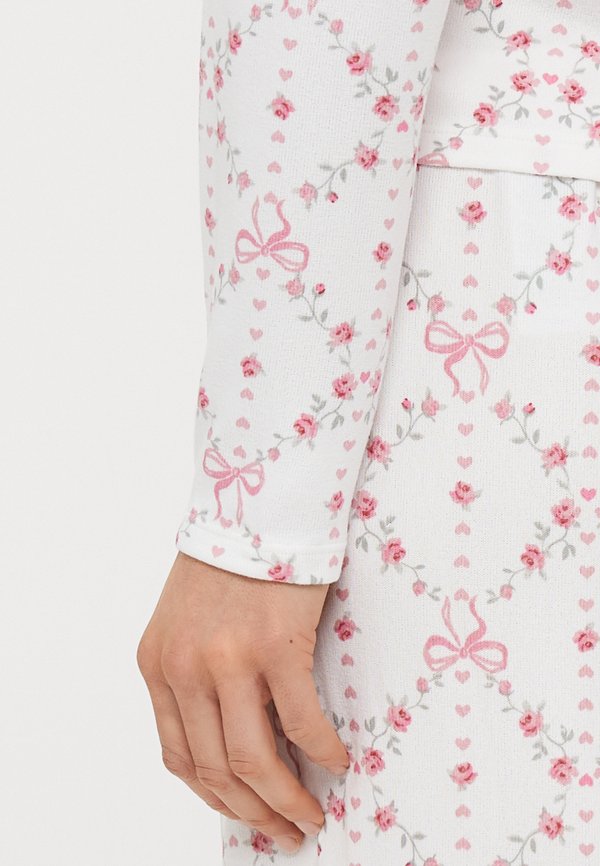 Hollister Co. LIQUID COZY LONG SLEEVE SCOOP