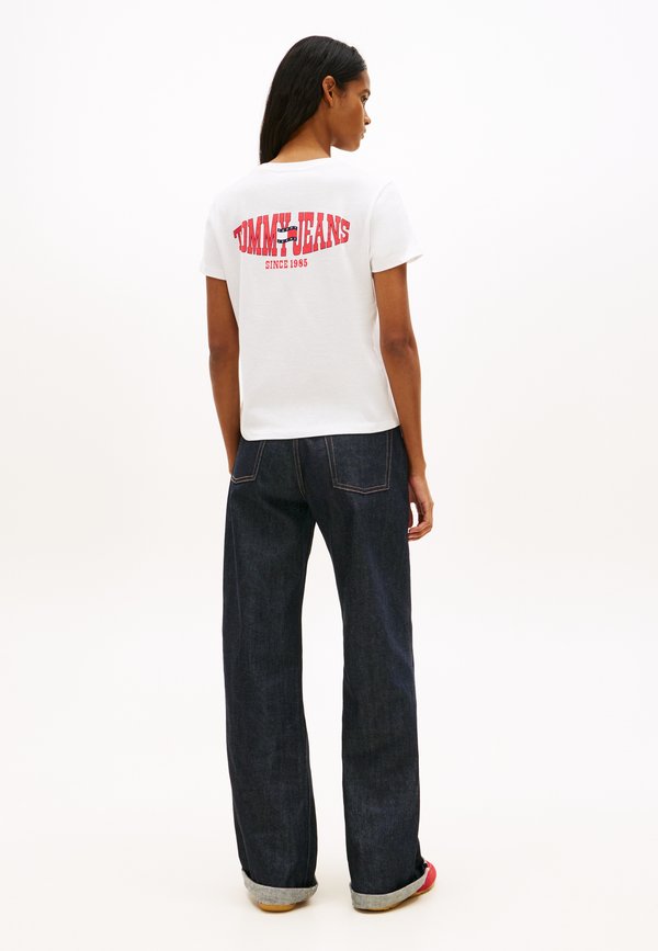 Tommy Jeans WAVY FLAG BACK LOGO JERSEY T-SHIRT