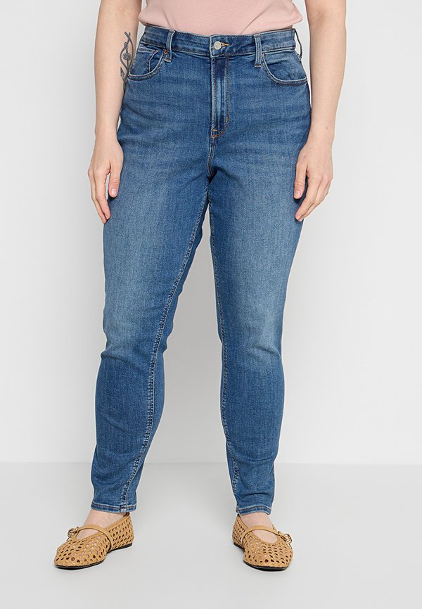 GAP RYAN