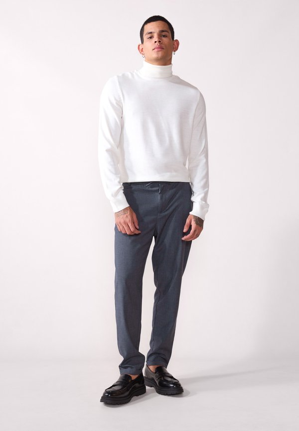 Pier One by Zalando