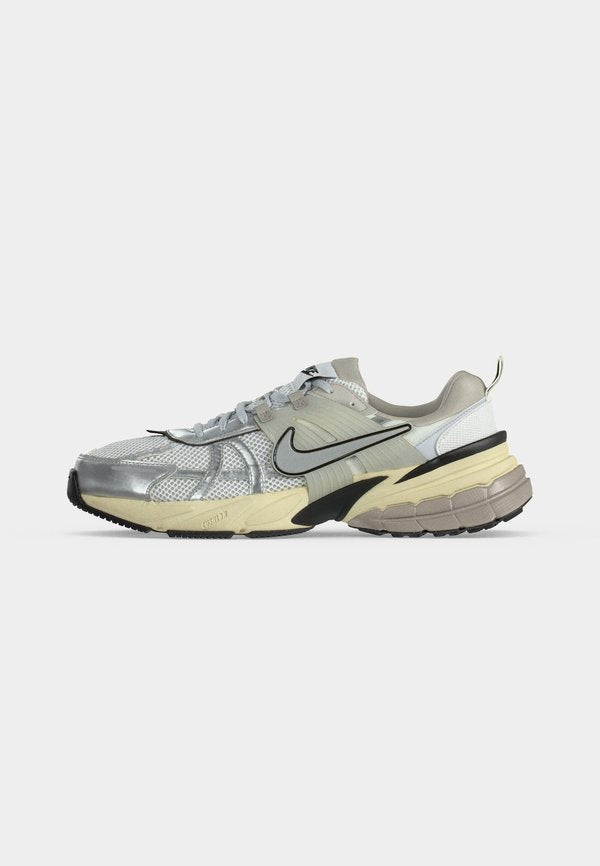 Nike Sportswear V2K RUN
