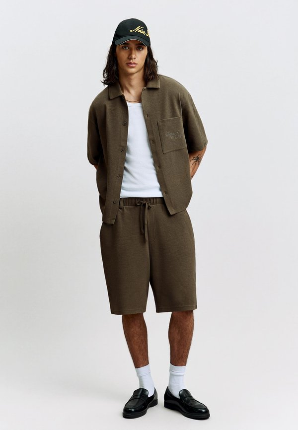 Bershka WAFFLE - SHIRT - Shirt - khaki