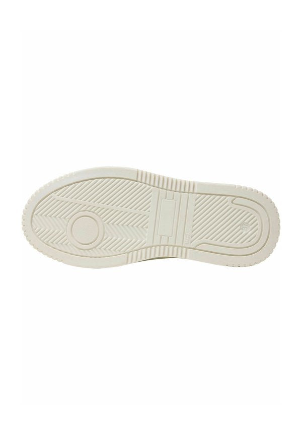 NEWD. SNEAKER