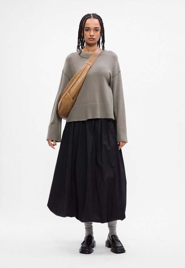 Gina Tricot SWEATER