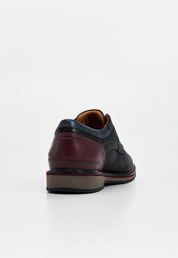 Clarks MONAHAN