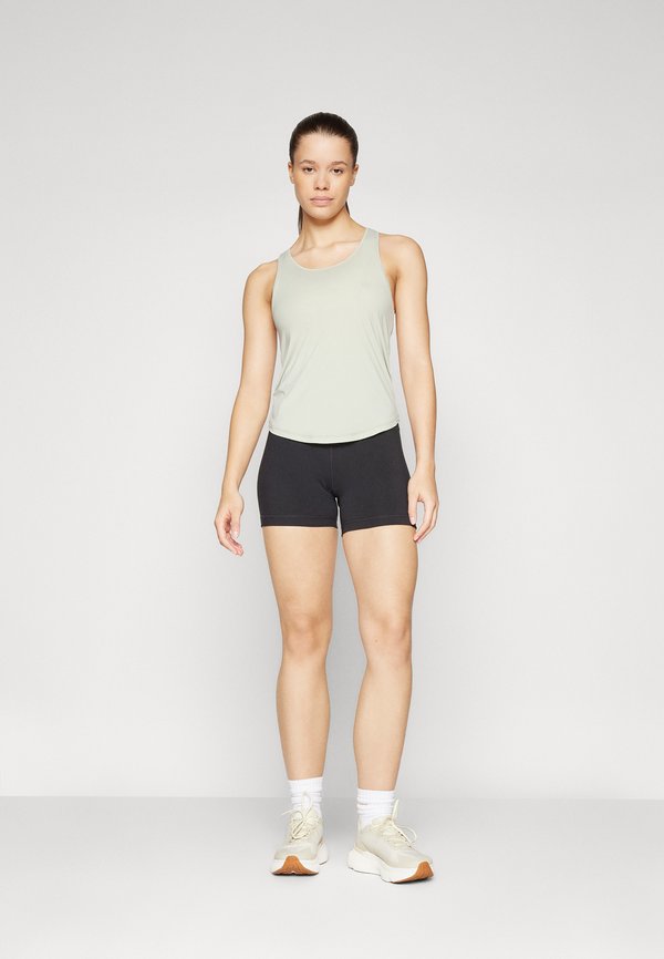 Champion PERFORMANCE TANK