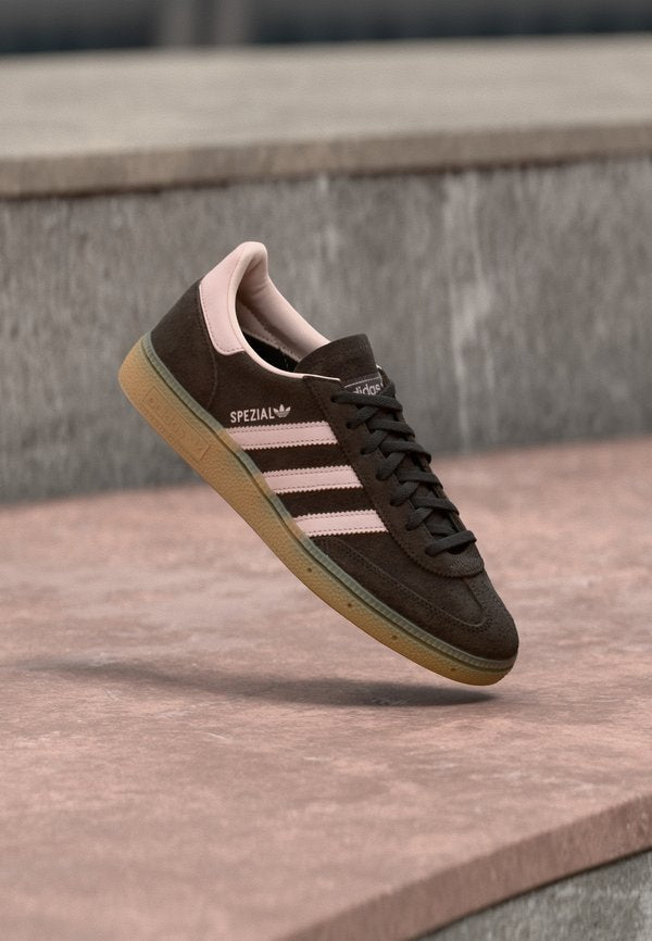 adidas Originals HANDBALL SPEZIAL - Trainers - aurora coffee/sandy pink