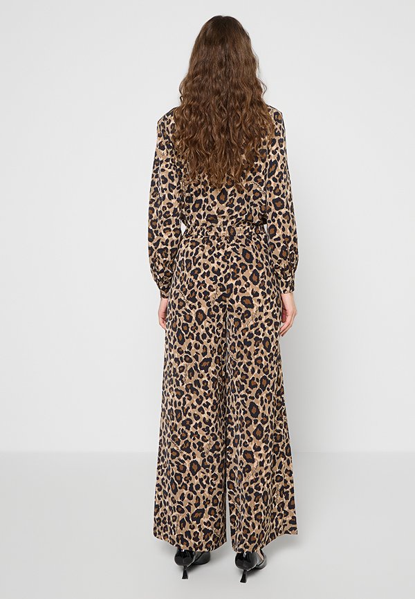KARL LAGERFELD LEOPARD
