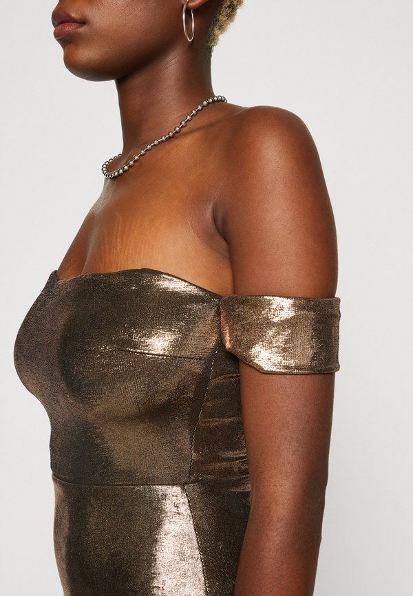 WAL G. PARTY IZZY OFF SHOULDER MIDI